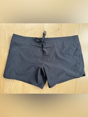 Rip Curl Standard 5” Black Boardshort. Women’s small/ junior 11 Excellent